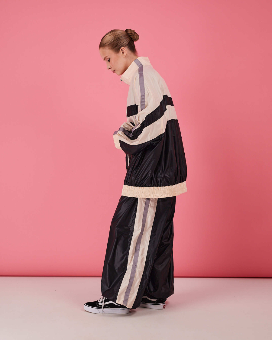 女性用アセテートサテン素材トラックスーツ、スタンドカラー、ジ - Jackets のレビューと価格